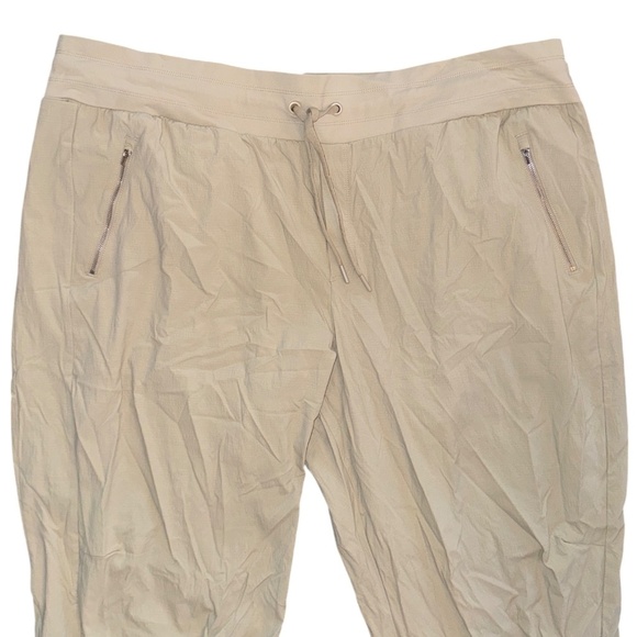 NWOT Trekkie North Jogger in Tan Zippered Pockets Hiking Outdoor Long Pants New - Picture 3 of 10